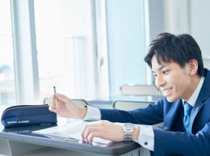 事務の経験がない方も、安心してご応募ください♪
採点や試験監督など、講師や事務の仕事のお手伝いをお願いします◎