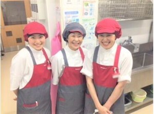 病院や学校、社員寮など全国各都道府県で
給食を提供している【シダックスグループ】
食を通じて”笑顔”をお届けしています◎
