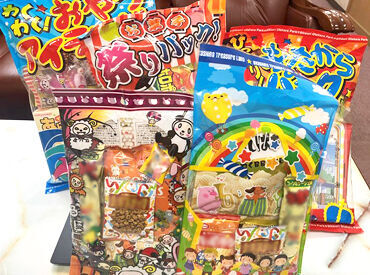 創業77年！安定企業で安心スタート！
見たことある、食べたことある、そんなお菓子に囲まれてお仕事♪