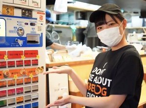 調理は機械化しているので、
料理の経験などは一切問いません◎！
誰でもスグに覚えられるカンタンさ♪