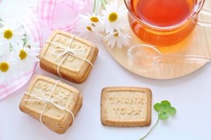 ﾟ*｡☆ NEWスタッフ募集 ☆。*ﾟ
即日スタート！
人気スイーツショップ♪