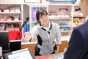 制服は男女共に着こなせる
スタイリッシュなデザイン♪