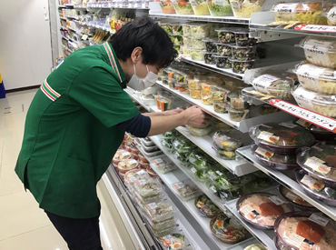 シフト提出は1週間ごと!!
自分のライフワークバランスを
大切に働けます◎
急な予定にも柔軟に対応するので
働きやすいと好評♪