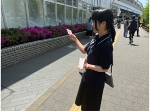 20～30代スタッフ活躍中！
オープンして1年だから
みんなほぼ一斉スタート♪
スグに仲良くなれますよ＊
未経験も大歓迎です！