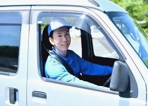 未経験の20～50代活躍◎
中型・大型免許を持つ40～50代のベテランも
心機一転、新たな派遣先で活躍しています*
※イメージ画像