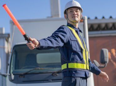 工場での車両受付・誘導などをお任せ◎
普免があれば誰でも応募可能です。
優しい先輩もいるので新人さんも働きやすい♪