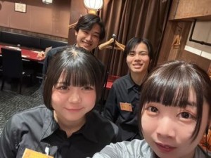 ＜有名人のサインもたくさん…!?＞
多くの方から愛されているお店です！
ちょっとだけ知り合いに自慢できちゃうかも◎