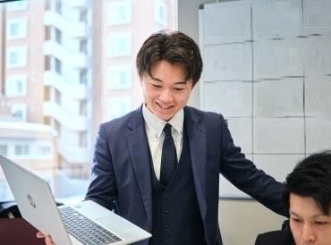 ～新人さんを大切に～
スタッフ同士で仕事をカバーし合う
思いやりのある職場です◎
営業経験がない方も安心して勤務可能♪