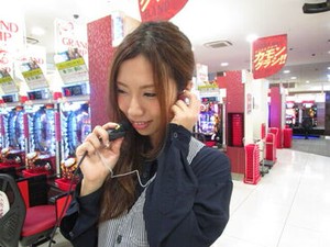 ＼学生さんにもピッタリ／
シフト融通抜群＆短時間OKで働きやすい♪
髪色・髪型自由！おしゃれしながら働けます☆