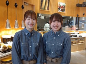 美味しい野菜で地産地消に取り組む
人気ビュッフェです♪
★閉店まで勤務できる方優遇！
★シフト相談などはお気軽に♪