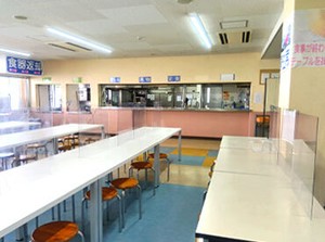 子育て中の方や
お仕事復帰の方も多数活躍中！
とっても和やかな職場なので
長く続けてくれる方がたくさんいます＊