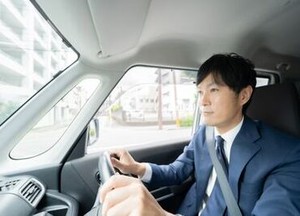 未経験の20～50代活躍◎
中型・大型免許を持つ40～50代のベテランも
心機一転、新たな派遣先で活躍しています*
※イメージ画像