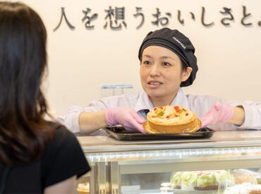 思わず人に紹介したくなるくらい楽しく、やりがいのあるお仕事♪
スタッフみんなで支え合いながらお店を作っています◎