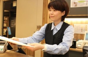 東京交通会館内の店舗です！
学校終わりの出勤や、お仕事前後のショッピングにも便利な立地ですよ～♪