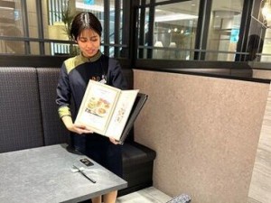 ★主婦・フリーター活躍中★
「お昼に4時間だけ働いて、そのまま子供のお迎えに♪」なんて方も多数◎