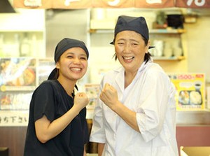初めてからスタートした方がほとんど♪
バイトデビューでも先輩が優しく教えるので安心です！