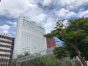 11時までのシフトで募集♪Wワークも歓迎します！
館内に従業員食堂があり、お仕事後にお得にランチを楽しむこともできます！