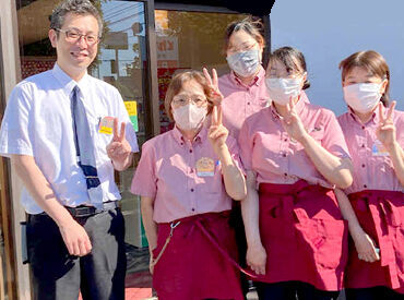 野幌駅から徒歩圏内なので、学校終わりのバイトにも丁度いい♪
無料駐車場も完備されているので、車通勤もOKです！