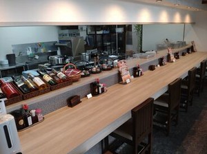 【無料なのに豪華!】とんかつの他にも、
店長が「みんなに食べてほしい！」と思った
自慢の食材で日替わりまかないを作ります♪