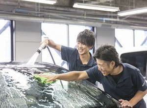 ＼オープンしたばかりだから…／
未経験スタートも沢山いるんです！
上下関係もなく仲がいいので、
始めるなら今がチャンス◎