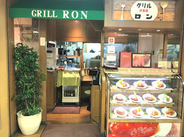 未経験から始めた方が多数♪
「元々家族でお店に来てて、良いなと思って！」と応募してくれた方も◎
ご家族も安心のバイト先★