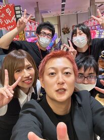 ●地域に愛され続けるお店★●
未経験さんも大歓迎★接客がメイン(^_-)-☆
コミュニケーションスキルを活かしたい方にピッタリ♪