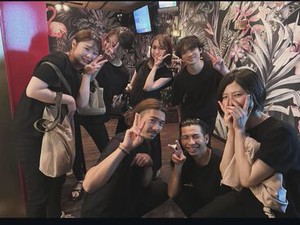 ＼まかないあり／
"タダ"で美味しいまかないにお腹も満たされて幸せに♪
バイト仲間と食べるご飯は美味しい！