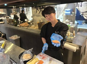 スタッフの育成やSNSでの配信等
調理以外の様々な業務に挑戦できる点も魅力です！
あなたのアイデアを存分に発揮して下さいね◎