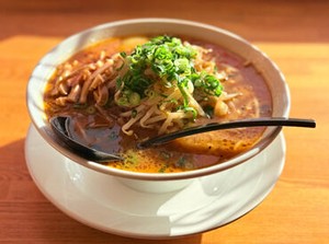 当社は、創業から約60年、地元で飲食事業を展開しています。
従業員は全体で50名＊安定企業であなたも一緒に働きませんか？