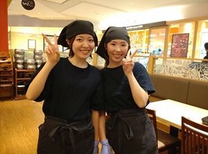 ホールキッチンともに難しいことはありません◎
お仕事終わりは、美味しいまかないでお腹もいっぱい☆節約にもなりますよ♪