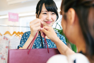 【短期も長期もOK】＃かわいい＃オシャレ＃トレンド…素敵な洋服や雑貨に囲まれた満足度の高いお仕事＊（画像はイメージ）