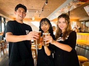 クラフトビール好きだけでなく
ファッション・デザイン関係・ミュージシャン・スケーターなど
皆自身のスキルを活かして活躍中！