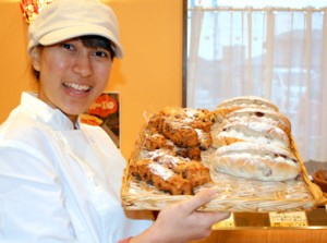 焼き立てパンの芳ばしい香りに包まれて…♪
楽しく★笑顔で★働いてみませんか？？
「パンが好き！」など志望動機はなんでもOK♪