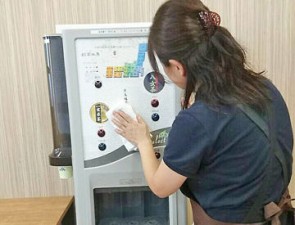 女性スタッフが多数活躍中！
家事のスキマにお小遣い稼ぎ♪扶養内で賢く稼げる◎
とってもな簡単ルーティーン作業！