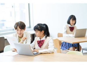 服装は私服でOK！準備ラクチン◎
家事の合間・学校終わりに働けます♪