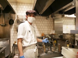 ≪積極採用中♪≫
まずはメニューの覚え方、
盛り付け方からしっかりレクチャーします◎
未経験スタートのstaffも多数活躍中♪