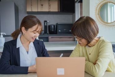 ＼未経験歓迎！／
人と話すことが好きな方大歓迎♪
もちろん経験ゼロでもOK◎