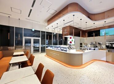≪ワン・フクオカ・ビルディング≫
オープン仕立ての綺麗な店舗★
オープニングスタッフとして働けます♪