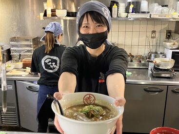 業態もラーメン、うどん、焼肉、居酒屋など…
多岐に渡るので、さまざまな経験を積むことができる会社です！！