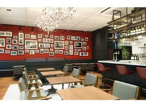 キレイ×オシャレなお店で、
ワインやチーズ、お料理の知識が身につく！
あなたの興味に合わせ、スキルアップできます◎