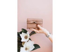 ﾟ*｡☆ NEWスタッフ募集 ☆。*ﾟ
アパレル＆雑貨SHOP
20～40代STAFF活躍中◎
即日スタートできるお仕事♪