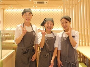 話題のお店で働いちゃおう!!★
カフェバイト初めての方も大歓迎！
周りのSTAFFがしっかりフォロー�します◎