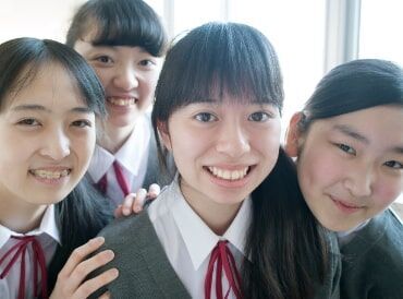 中学生の英語、数学の
質問対応や採点を担当。
研修も完備しているので
初めての方も安心し�てくださいね♪
※画像はイメージ