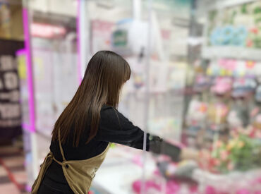 各種ゲームの景品を補充したり
フロアを飾りつけしたり…

おなじみの店内BGMをバックに
楽しく働けます♪
