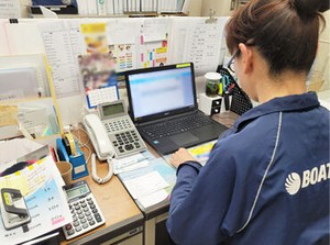 ＜未経験歓迎・第二新卒歓迎＞
活躍中のスタッフもほとんど未経験スタート！
新人に寄り添った教育体制で安心♪