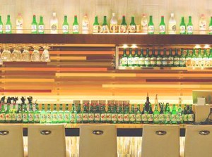 東急プラザ銀座の10階にあるお洒落な雰囲気のお店★
カウンター内でドリンク作りもできます◎