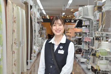 ＼店舗内でのレジのお仕事です！／
お仕事はとってもシンプルなので、
未経験の方もスグに慣れますよ♪