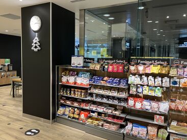 新店舗なので店内はとってもキレイです！
ビル内なので面倒なトイレ掃除は一切ありません♪