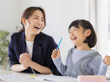 生徒の「できた！」がやりがい◎
得意な1科目から選べます♪
未経験でもしっかりと研修でサポートします！
※写真はイメージです
