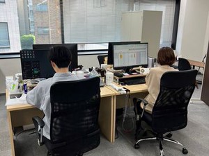 ≪未経験OKです！≫
20～30代を中心に、10名程のスタッフが活躍中！
アルバイトから正社員も目指せます◎